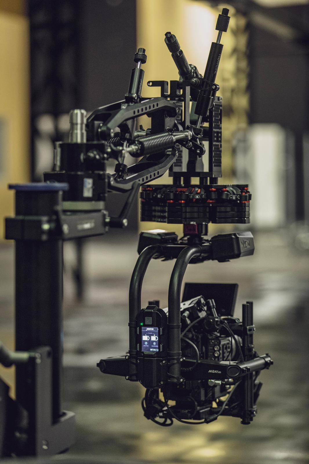 Movi Pro on the arm in the hall